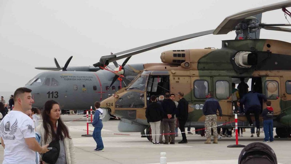 Çelik kartallar Konya semalarını çocuklar için inletti