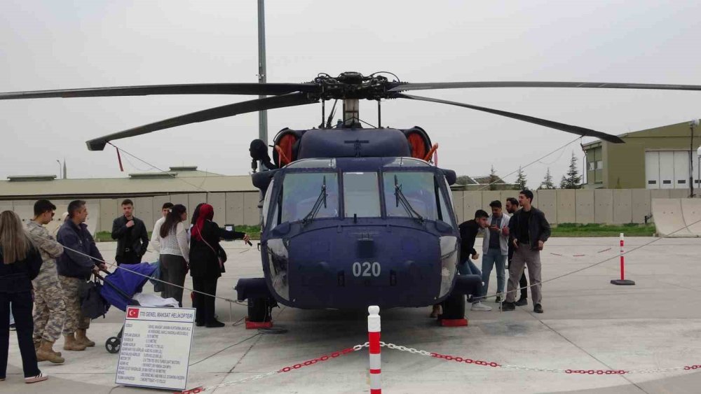 Çelik kartallar Konya semalarını çocuklar için inletti