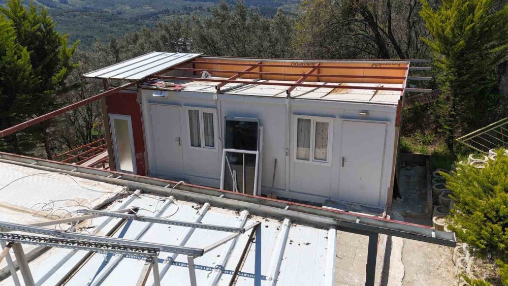 Bursa'da hobi bahçesi yıkımı sürüyor