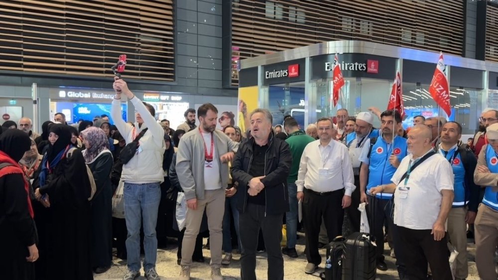 Hac kafilesi kutsal topraklara dualarla uğurlandı