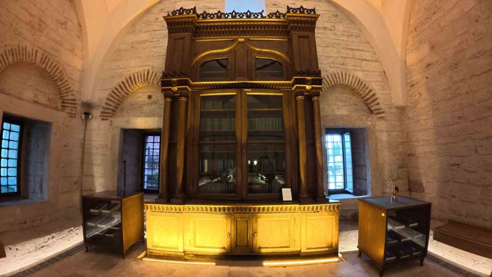 Padişahın Elleriyle Şekillenen Tarih: Abdülhamid Han Dolabı!