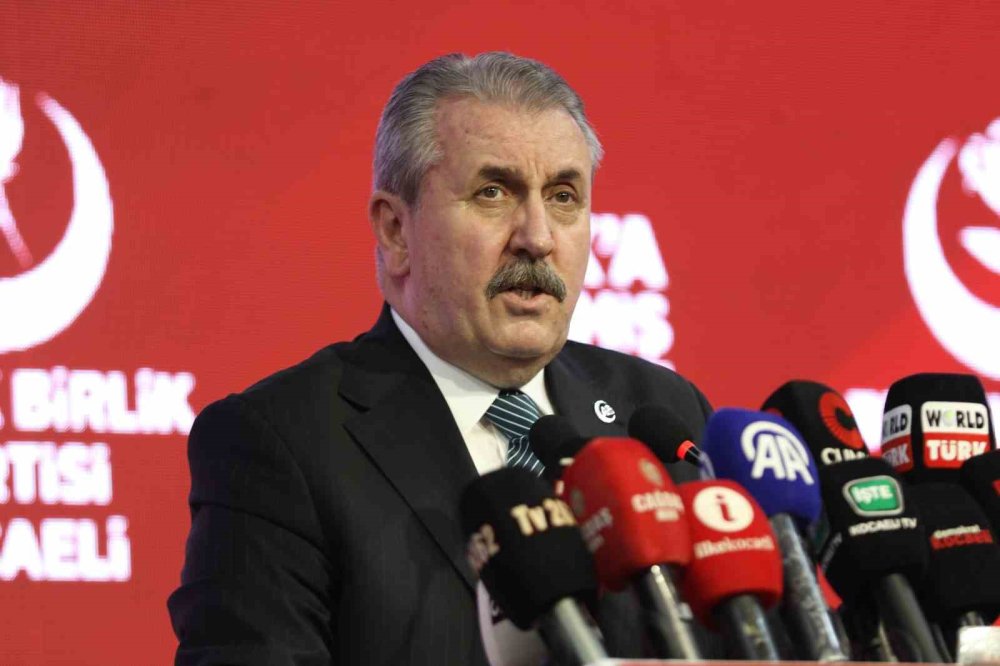 Siyaset Sahnesinde Sürpriz Düet: Mustafa Destici ve İsmail Türüt Sahnede