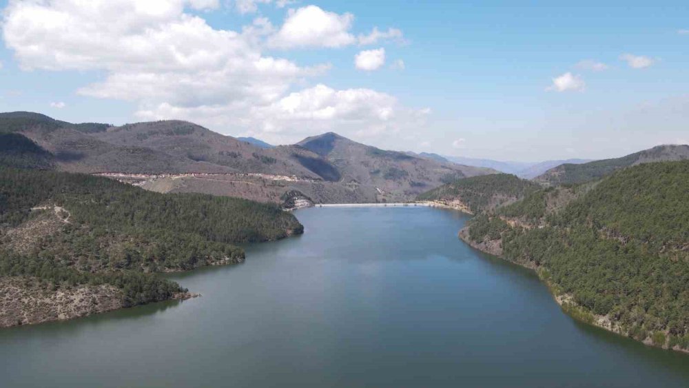 Son yağışlar barajları doldurdu, dereler coştu