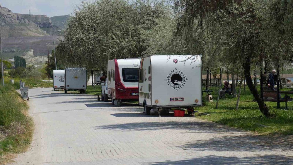 Ankara'nın 'denizi' kendini gösterdi! "8 günlüğüne geldik,12 gündür buradayız"