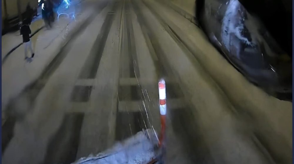 Kar yağdı Ankara'yla bağlantıları koptu