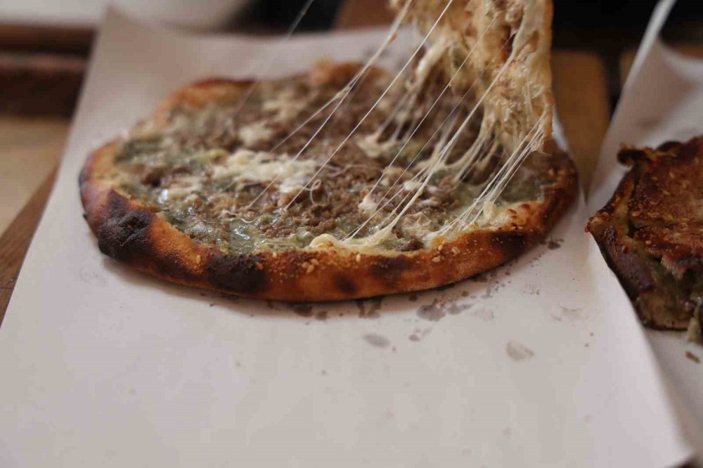 İtalyan Pizzasına Yerli Rakip: Tarihi Konya Yağ Somunu Dünyaya Açılıyor