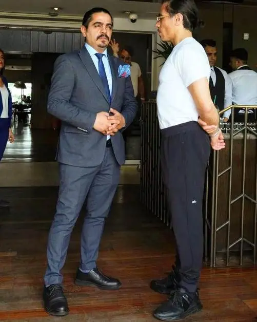 nusret-ve-kardesi.webp