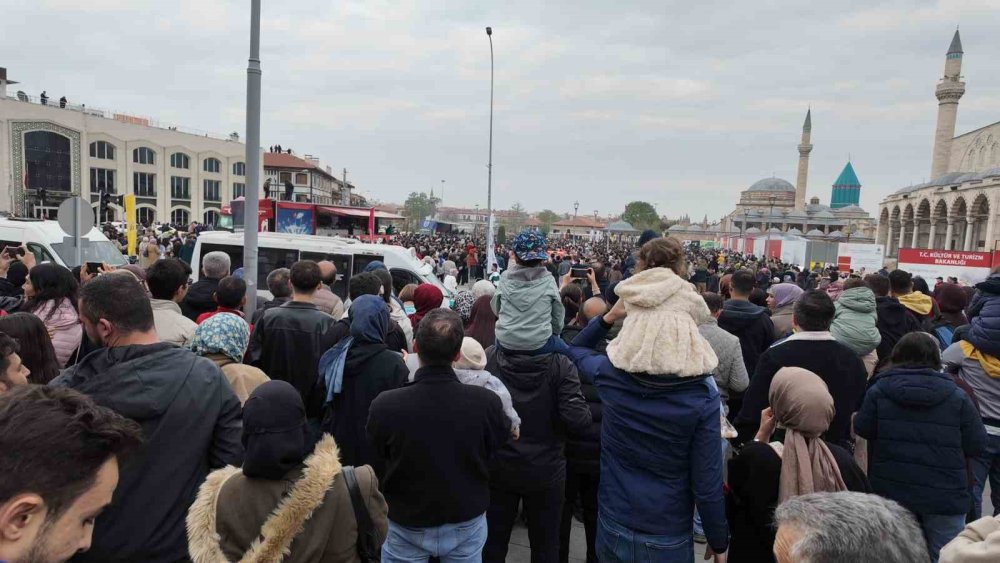 Konya Semalarında Görsel Şölen: Türk Yıldızları Mevlana İçin Havalandı!