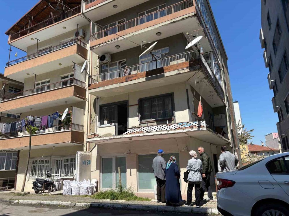 Zamanın Durduğu Ev: İcralık Dairede 1 Yıllık 'Çöp' Hapsi!