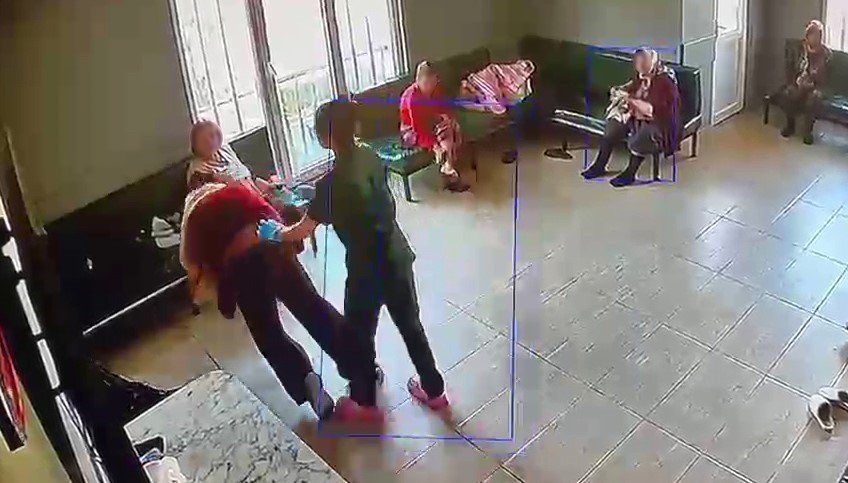 Bakımevinde Yaşlı Hastaya Şiddet ve Tükürme Skandalı!