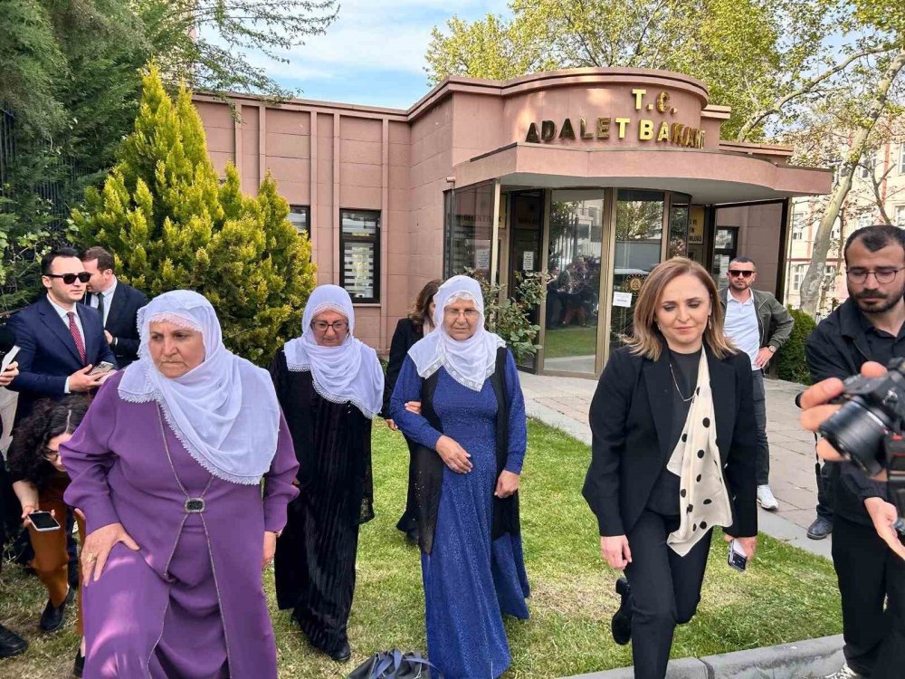 Barış Anneleri Adalet Bakanlığında! Öcalan’la Görüşmek İstiyorlar