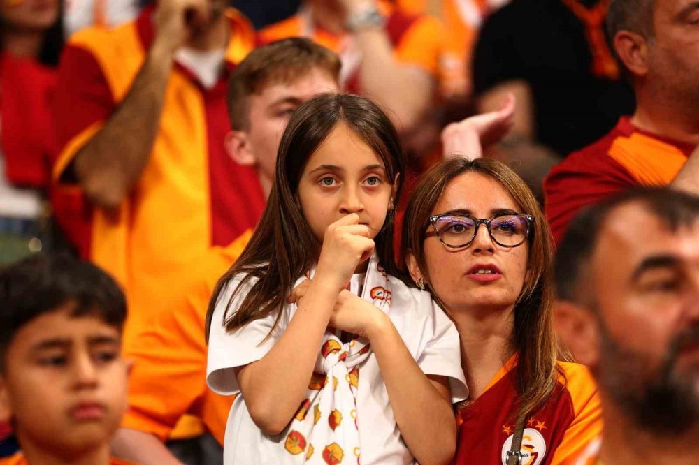 Galatasaray şampiyonluğunu ilan etti