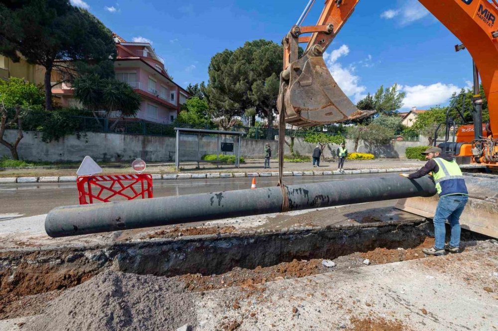 İzmir'de toprağın altına 15 milyon lira gömüldü