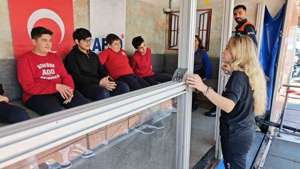 Sarsıntıya Hazır Mısınız? Deprem Gerçeğini Tırda Yaşadılar