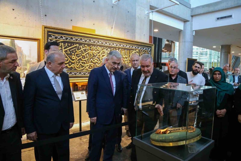 Bursa'da Manevi İklim: Konyalılar Derneği Mukaddes Emanetleri Getirdi!