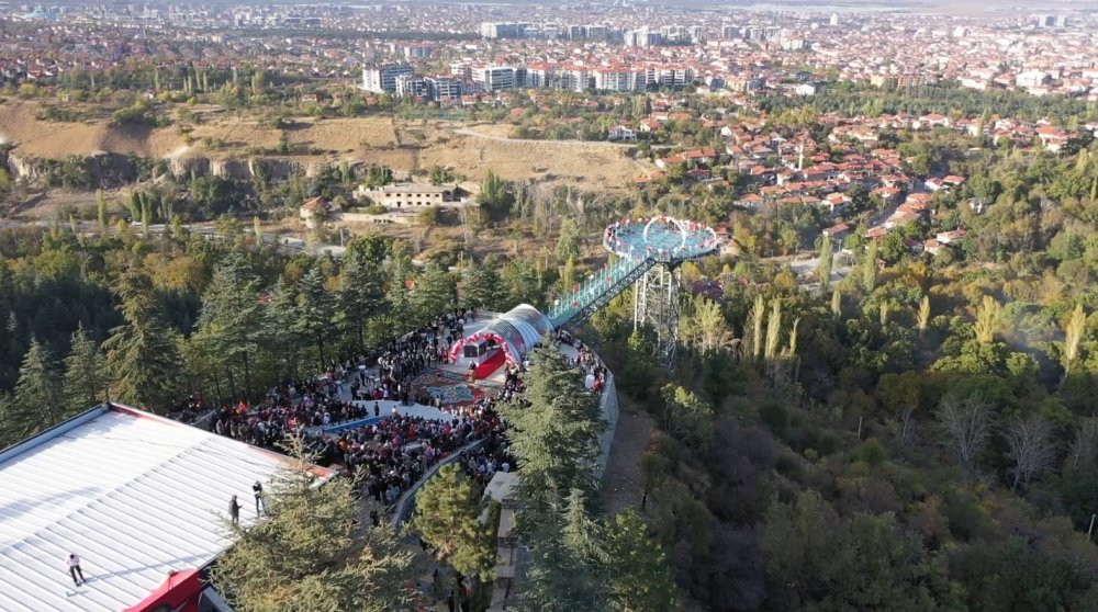 Isparta'nın Balkonu! 3 Yılda 1 Milyon Kişi Gökyüzünde Yürüdü
