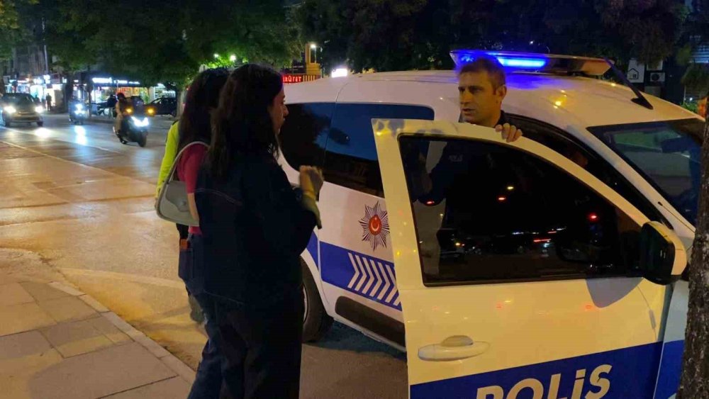 İnsanlık Ölmemiş Dedirten Olay: ATM’de Bulduğu Parayı Polise Teslim Etti!