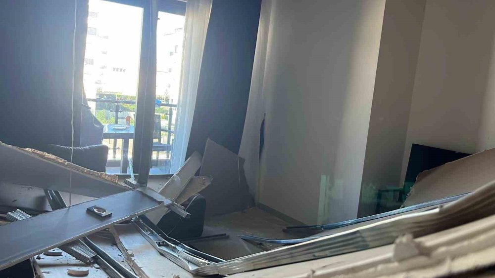 Alanya’da Apartman Dairesinde Asma Tavan Çöktü