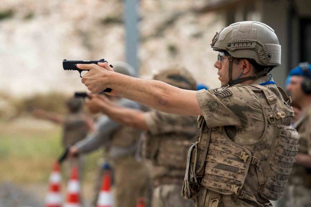 Jandarma Keskin Nişancıları Final Yolunda