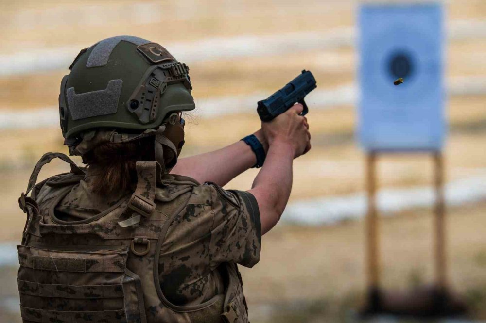 Jandarma Keskin Nişancıları Final Yolunda