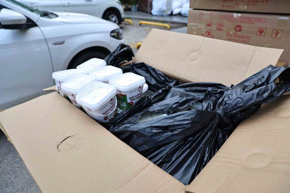 Konya'dan Antalya’ya Kaçak Yolculuk: 1 Ton Koyun Yoğurdu Çöpe Gitti