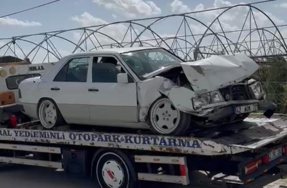 Ereğli'de Kaza: Alt Geçitte Otomobiller Çarpıştı, 5 Yaralı