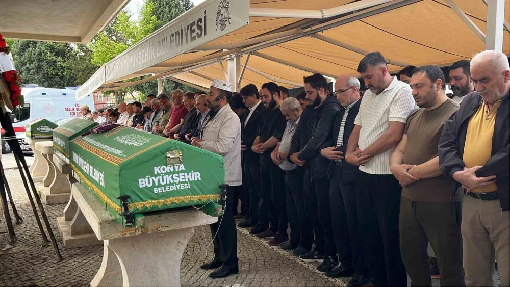 Konya’da oğulları tarafından evlerinde katledilen memur çift toprağa verildi