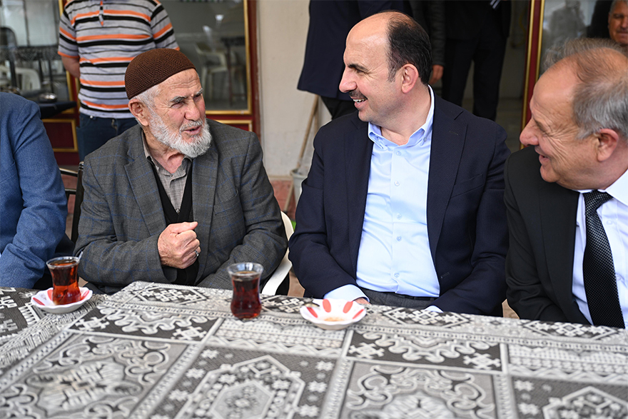 baskan-altay-ve-yaslilar.jpg