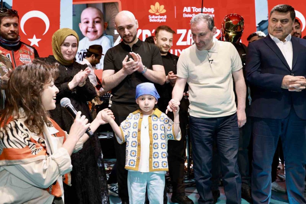 Kanseri yenen Zeyd için gökyüzüne binlerce balon bırakıldı
