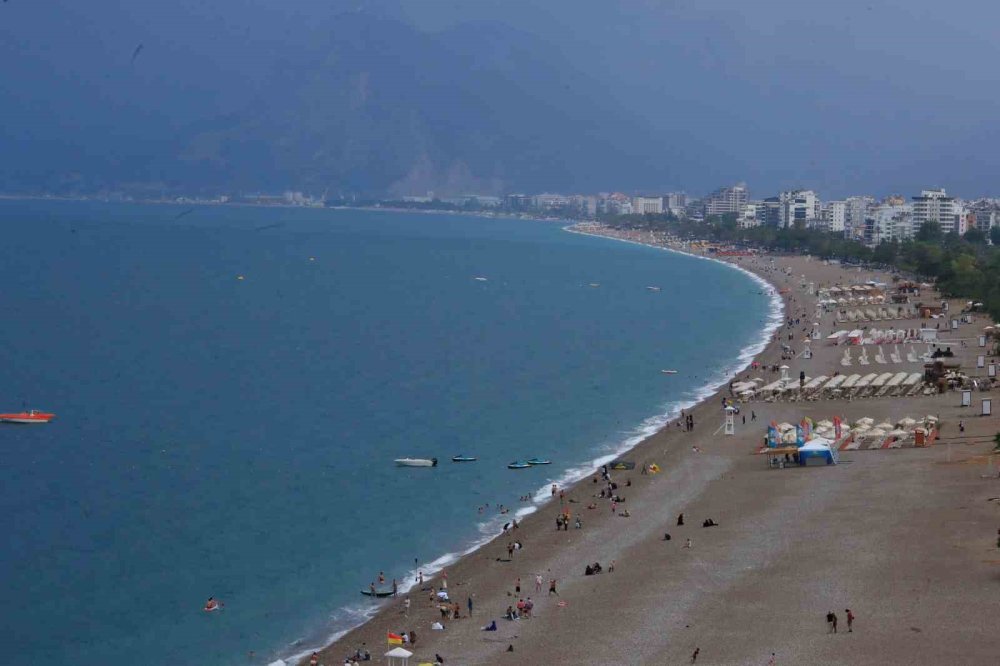 Antalya 2 saat arayla iki farklı mevsim yaşadı