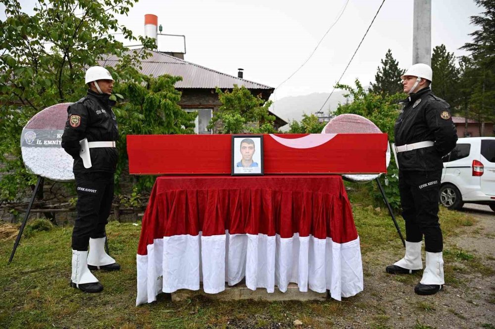 Konya'da gözyaşları yağmurla birlikte Hüseyin Acar için aktı