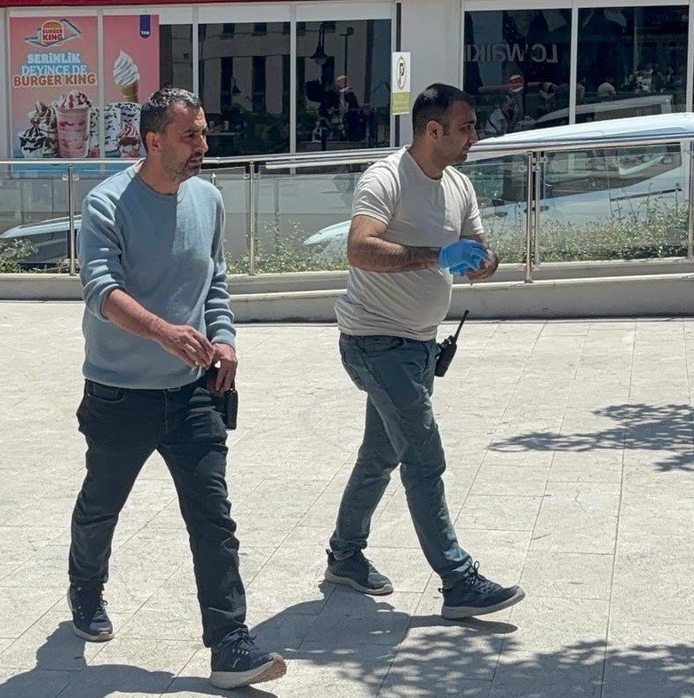 Polisten Zamanında Müdahale: Sokak Ortasında Dehşet Önledi