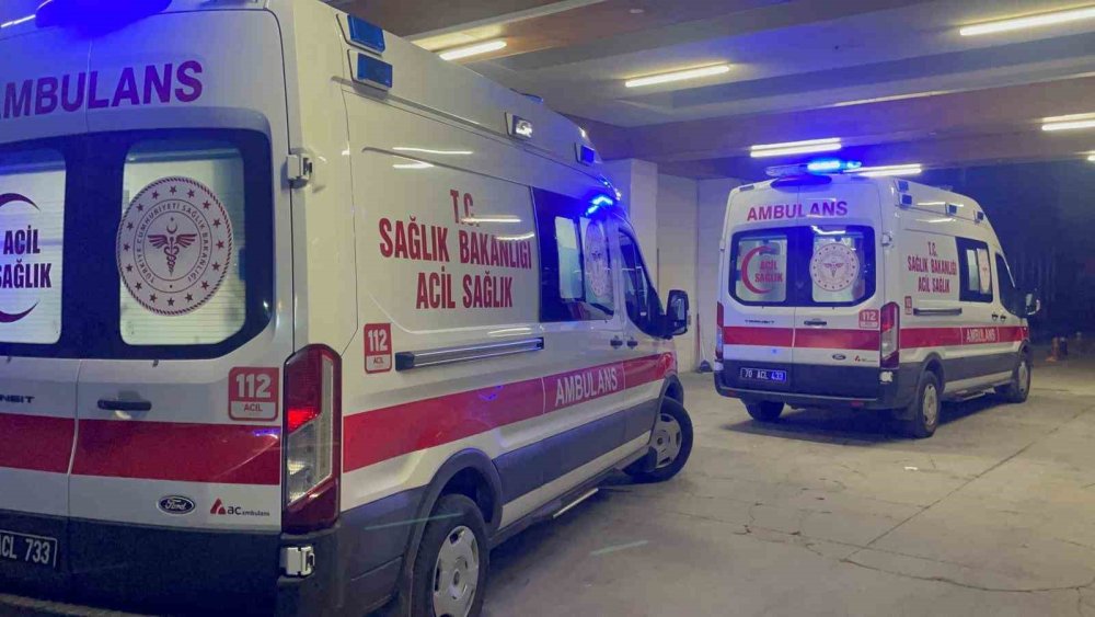 Öfkeli Kadın, Dini Nikahlı Eşini Bıçakla Ağır Yaraladı