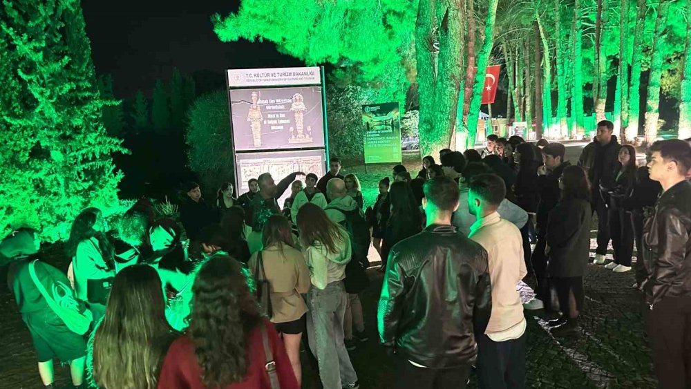 Gençler Müjde! Efes Antik Kenti Gece Ücretsiz Oluyor