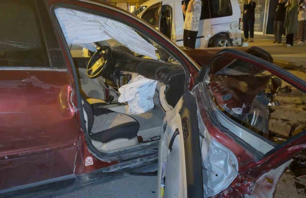 Aksaray'da Alkollü Sürücü Dehşet Saçtı: 4 Araca Çarptı!