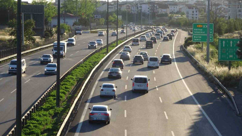 Büyükşehirde yaşayanlar erkenden döndü