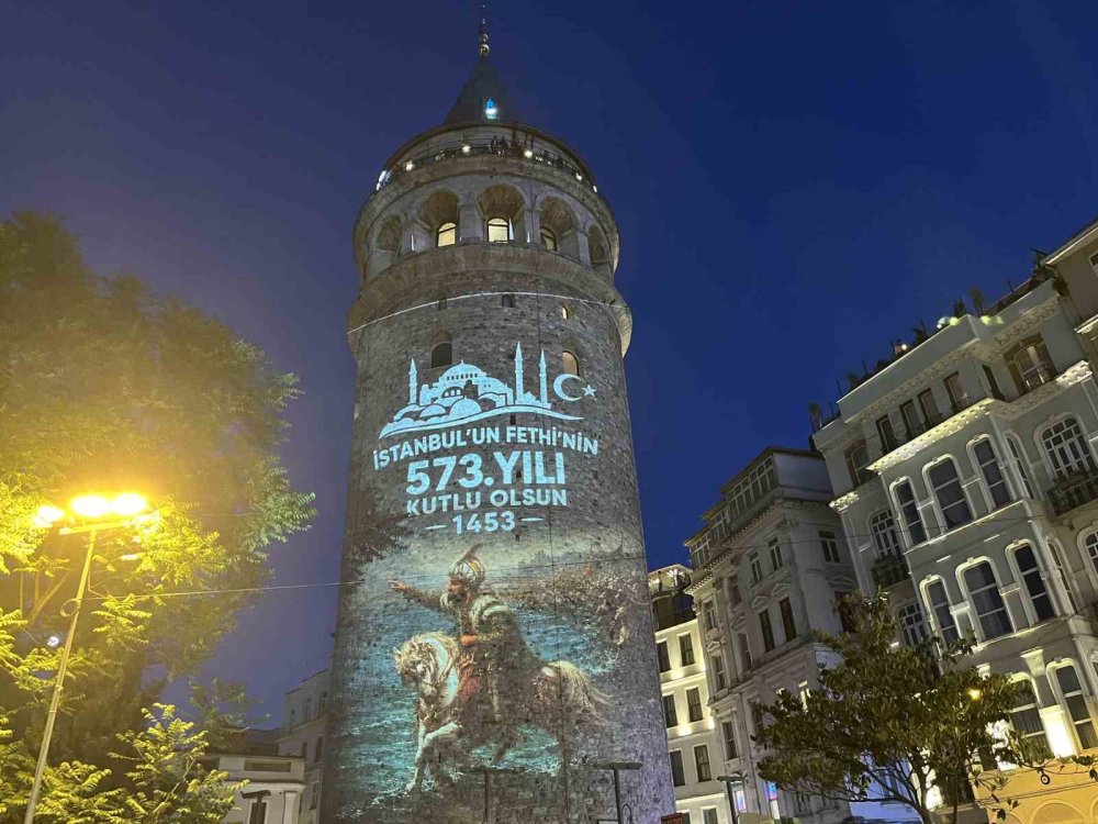 Galata Fetih'le aydınlandı