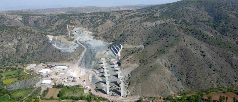 Mersin-Adana-Osmaniye-Gaziantep Hızlı Tren Hattı’nda çalışmalar devam ediyor