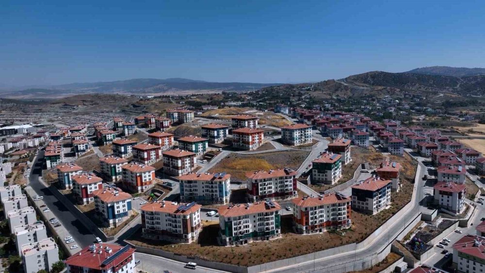 TOKİ sevinci! Bir kent ayakta kaldı