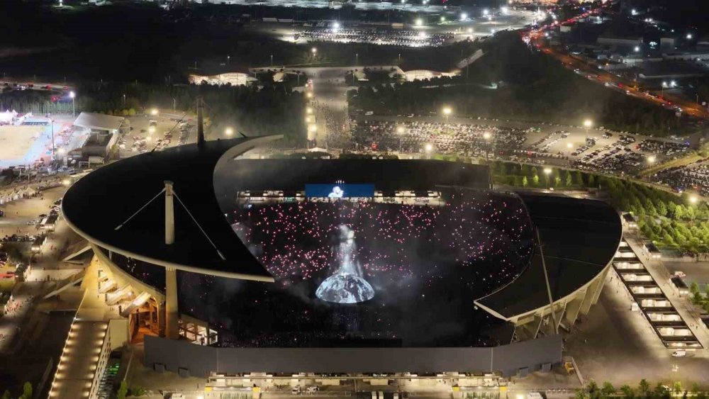 Kanye West konseri havadan görüntülendi