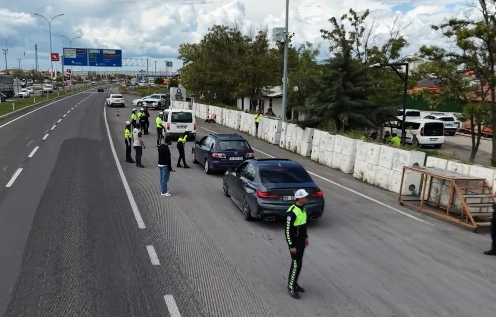 Aksaray’da bayram tatilinin son günü yoğun denetimle geçti