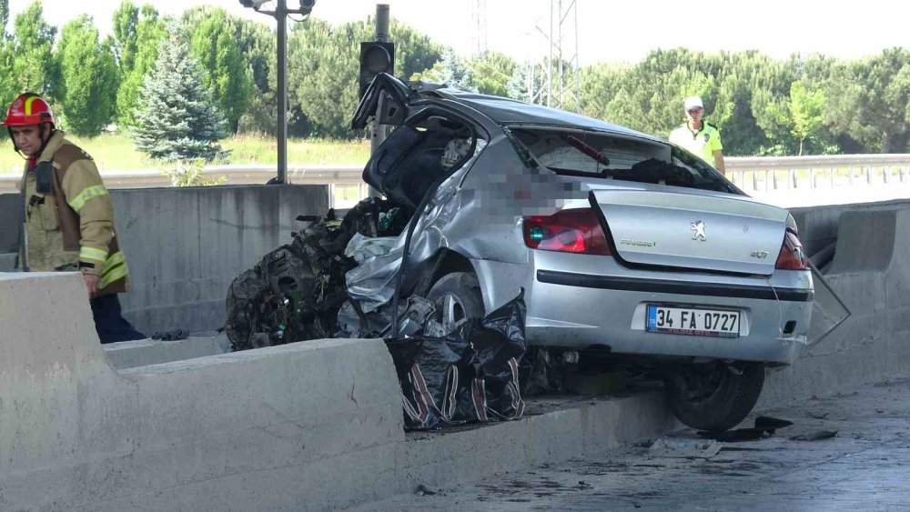 Tuzla Orhanlı Gişeleri’nde feci kaza: 29 yaşındaki sürücü hayatını kaybetti