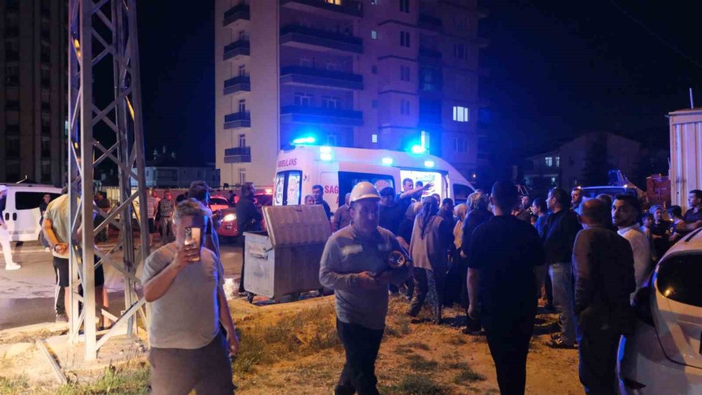 Karaman'da vatandaş sokağa döküldü! Önce patlama sonra yangın