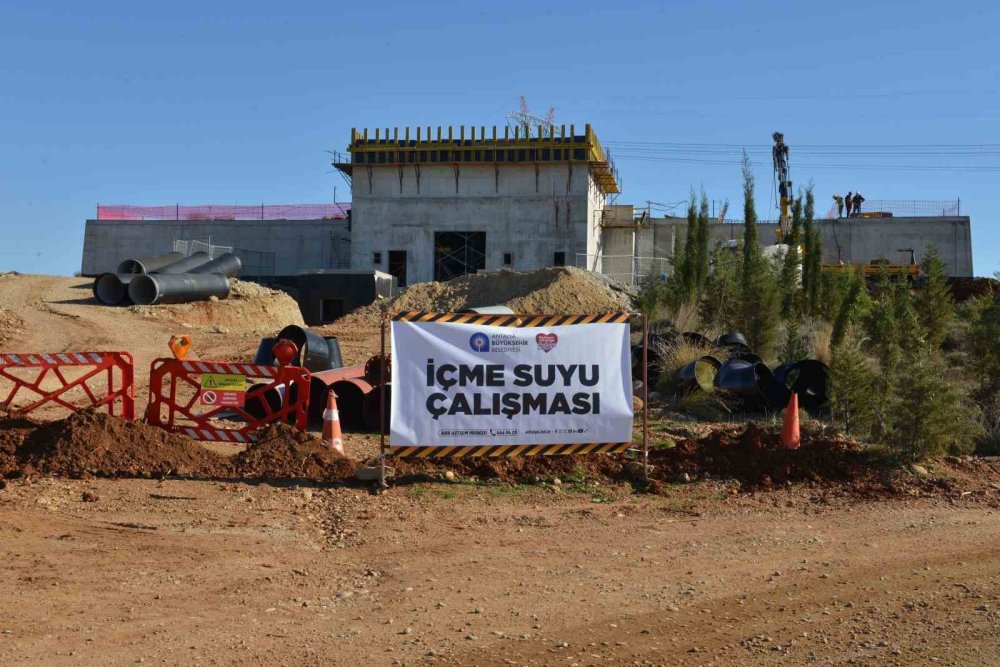 Antalya Manavgat'a servet döktü