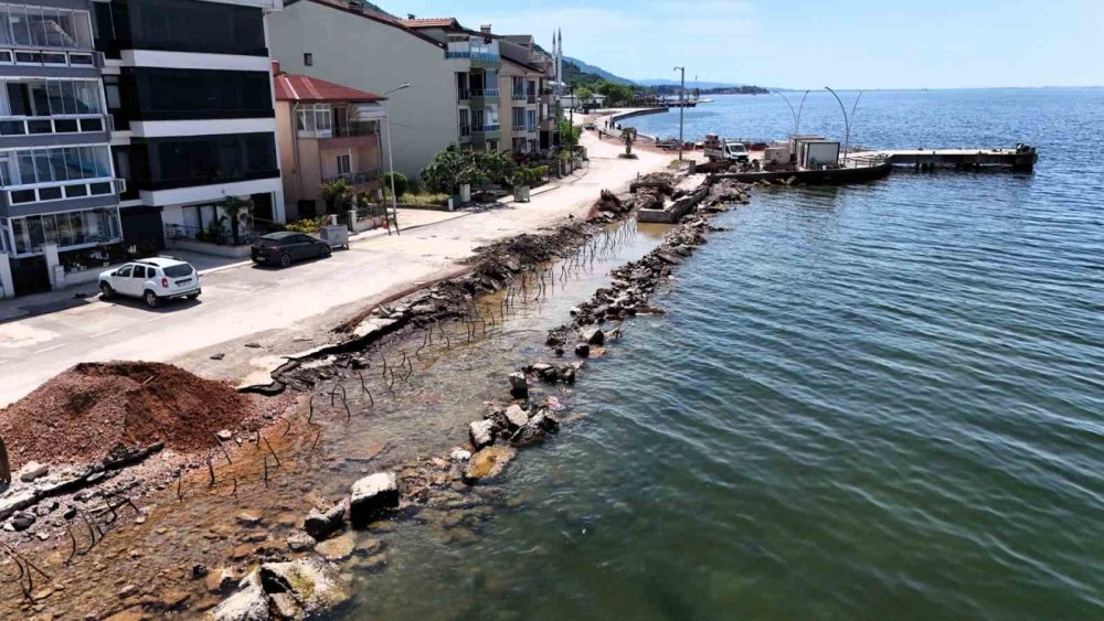 Gölcük'ü 460 metrelik beton kütle koruyacak