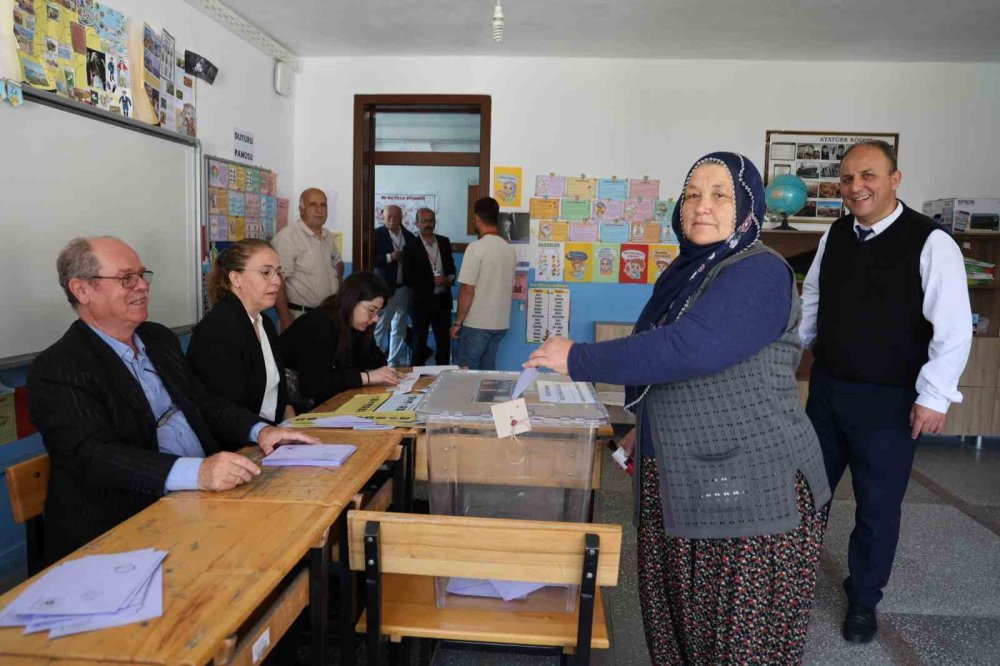 Nevşehir'de 2 bin kişi sandığa gitti! 12 yıl sonra yeniden belediye oldu