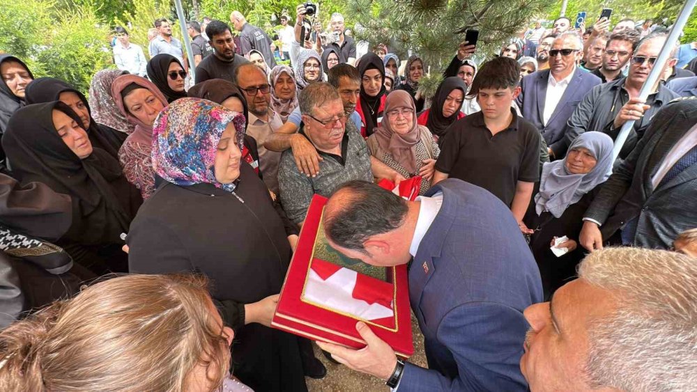 Konya Şehidine Veda Etti! Kahramanca Alevlerle Savaştı