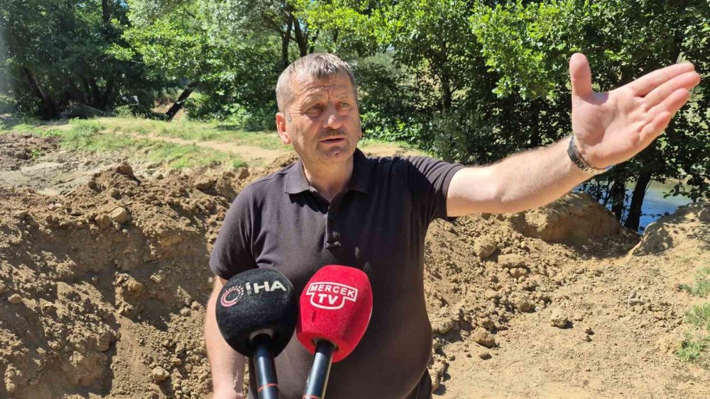 Piknikçilere kızan muhtar hendek kazdırdı