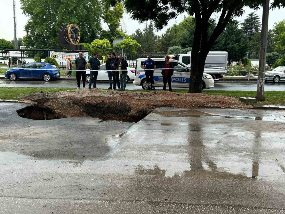 Doğa Ankara'yı geri mi istiyor? Yolun üstü dibine girdi