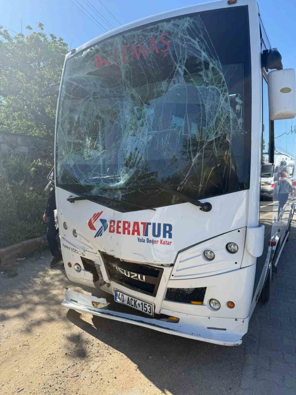 Aynı Fabrikanın İşçi Servisleri Çarpıştı: 20 Yaralı